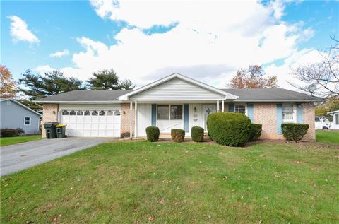 6127 Lone Pond Lane, Upper Macungie Twp, PA 18104 - #: 726523