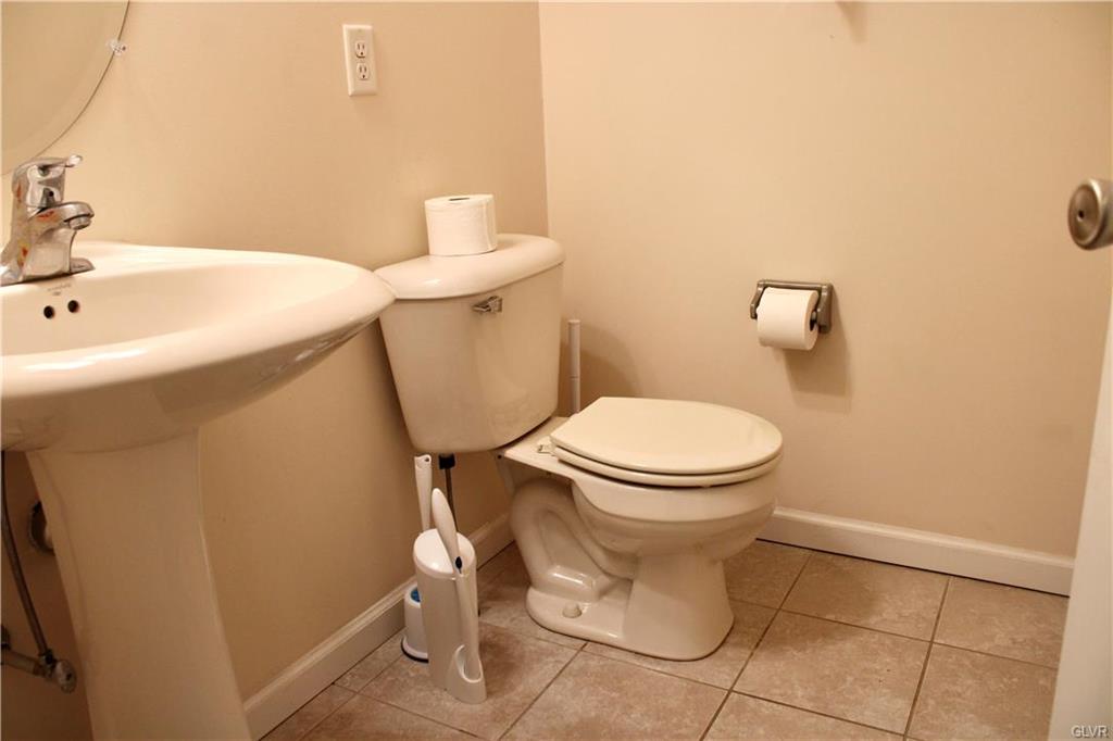 Upper Macungie Twp, Pennsylvania 18104, United States, 3 Bedrooms Bedrooms, ,3 BathroomsBathrooms,Residential,Active,96930