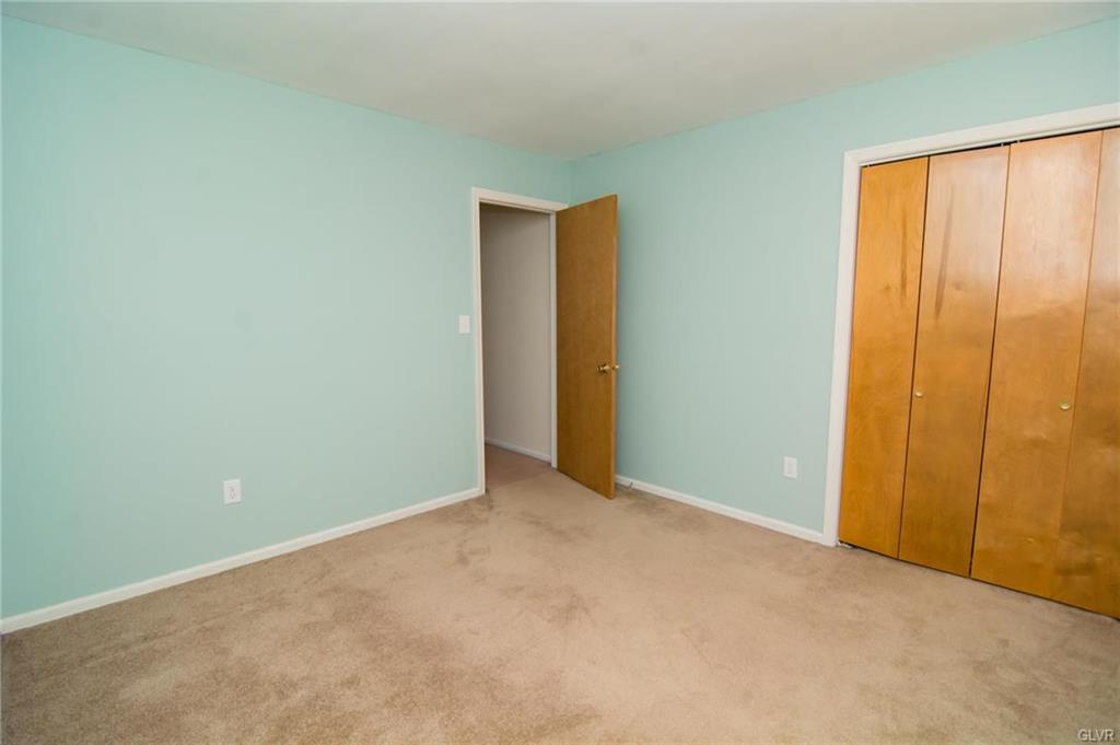 Upper Macungie Twp, Pennsylvania 18104, United States, 5 Bedrooms Bedrooms, ,3 BathroomsBathrooms,Residential,Pending,104856