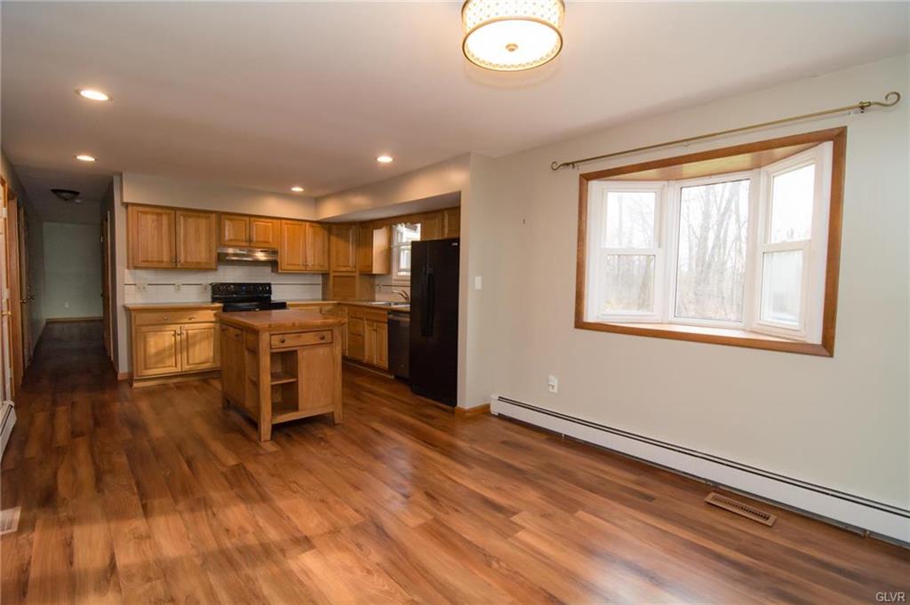 Upper Macungie Twp, Pennsylvania 18104, United States, 5 Bedrooms Bedrooms, ,3 BathroomsBathrooms,Residential,Pending,104856