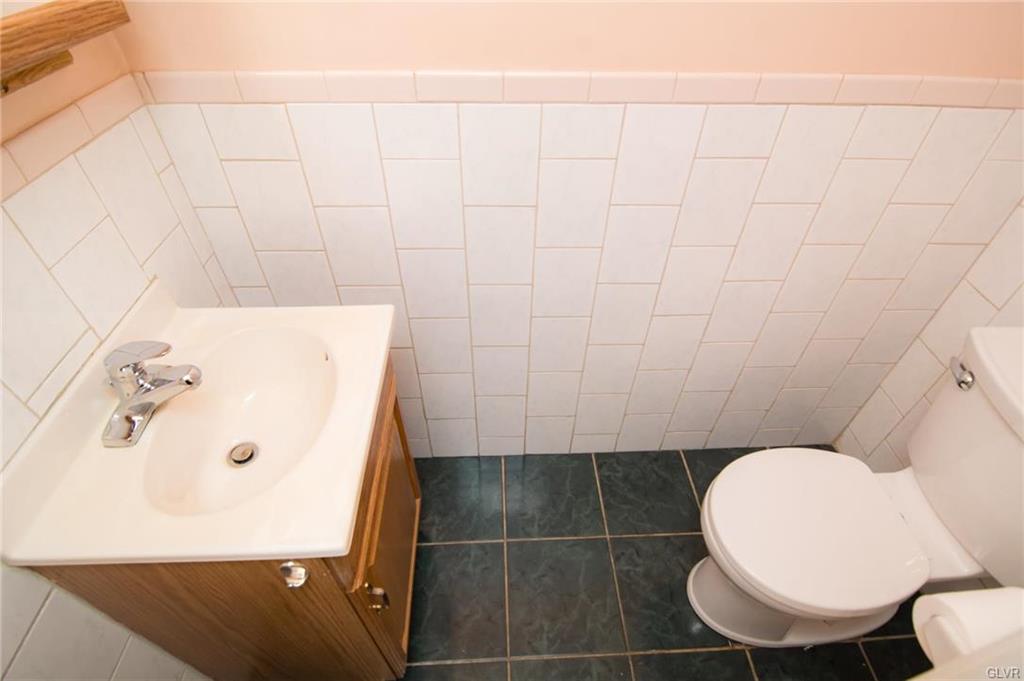 Upper Macungie Twp, Pennsylvania 18104, United States, 5 Bedrooms Bedrooms, ,3 BathroomsBathrooms,Residential,Pending,104856