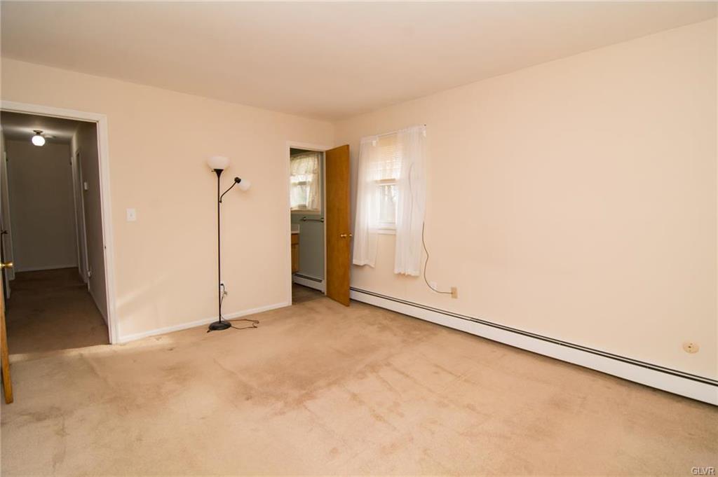 Upper Macungie Twp, Pennsylvania 18104, United States, 5 Bedrooms Bedrooms, ,3 BathroomsBathrooms,Residential,Pending,104856