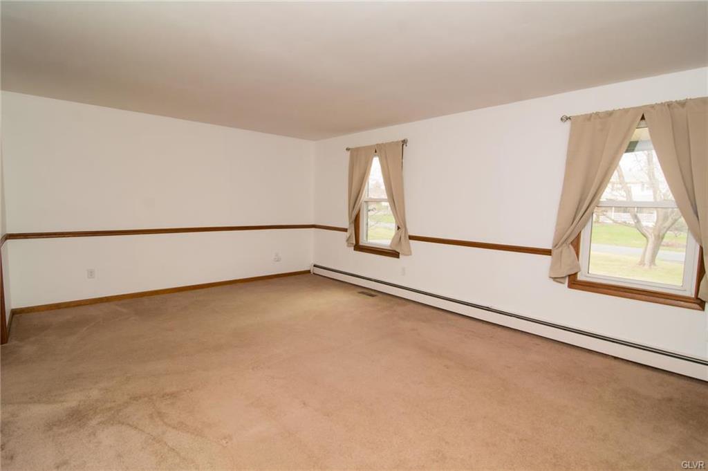 Upper Macungie Twp, Pennsylvania 18104, United States, 5 Bedrooms Bedrooms, ,3 BathroomsBathrooms,Residential,Pending,104856