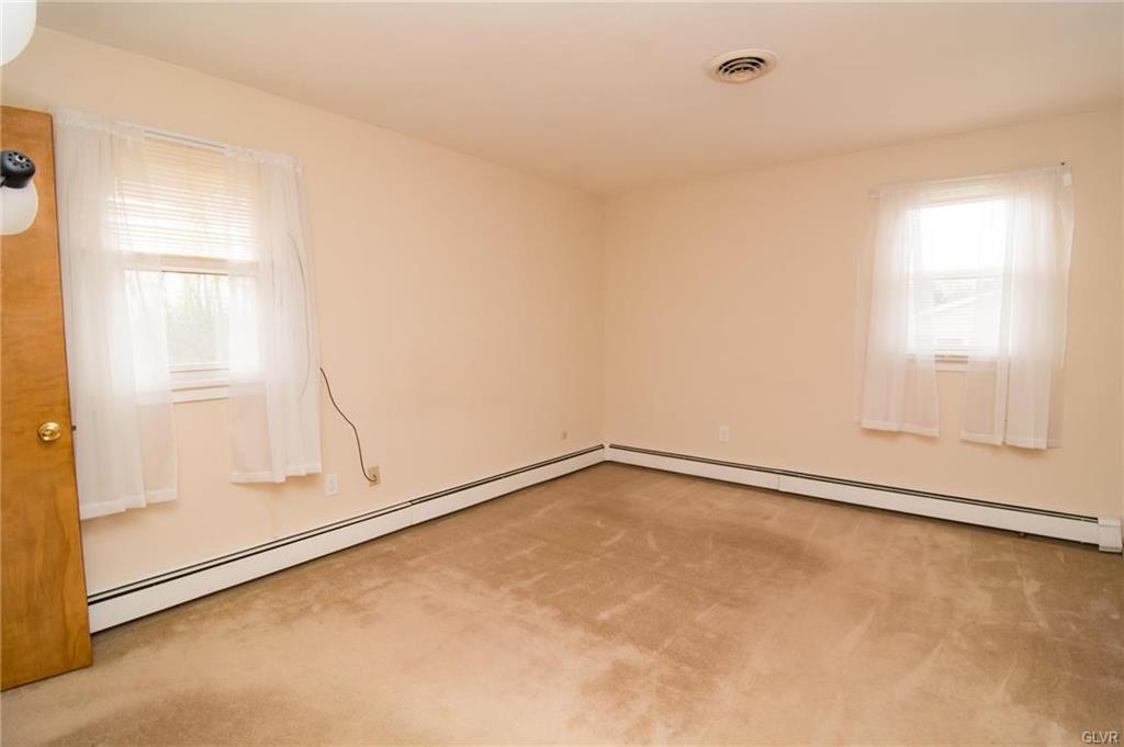 Upper Macungie Twp, Pennsylvania 18104, United States, 5 Bedrooms Bedrooms, ,3 BathroomsBathrooms,Residential,Pending,104856