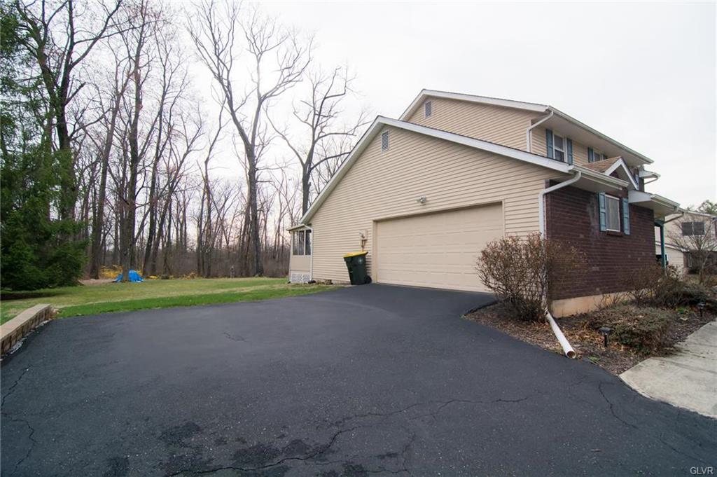 Upper Macungie Twp, Pennsylvania 18104, United States, 5 Bedrooms Bedrooms, ,3 BathroomsBathrooms,Residential,Pending,104856