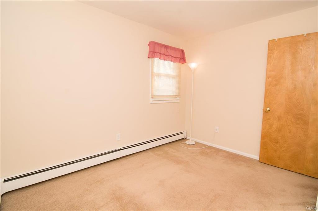 Upper Macungie Twp, Pennsylvania 18104, United States, 5 Bedrooms Bedrooms, ,3 BathroomsBathrooms,Residential,Pending,104856