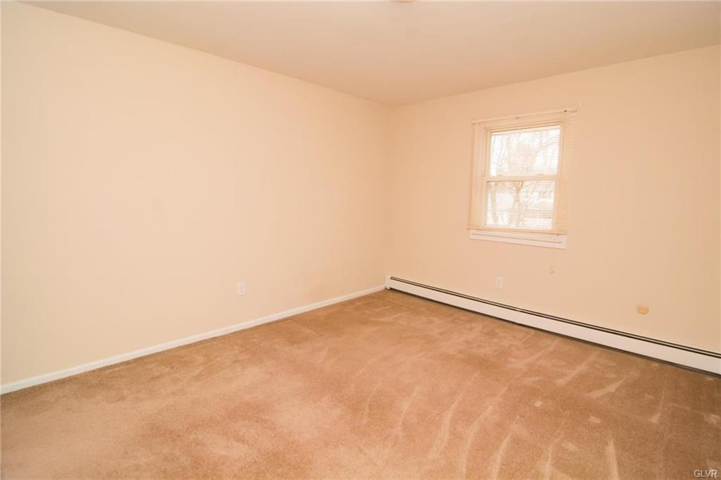 Upper Macungie Twp, Pennsylvania 18104, United States, 5 Bedrooms Bedrooms, ,3 BathroomsBathrooms,Residential,Pending,104856