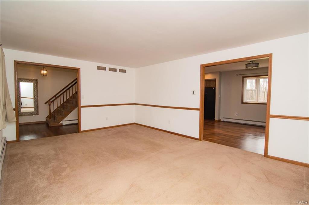 Upper Macungie Twp, Pennsylvania 18104, United States, 5 Bedrooms Bedrooms, ,3 BathroomsBathrooms,Residential,Pending,104856