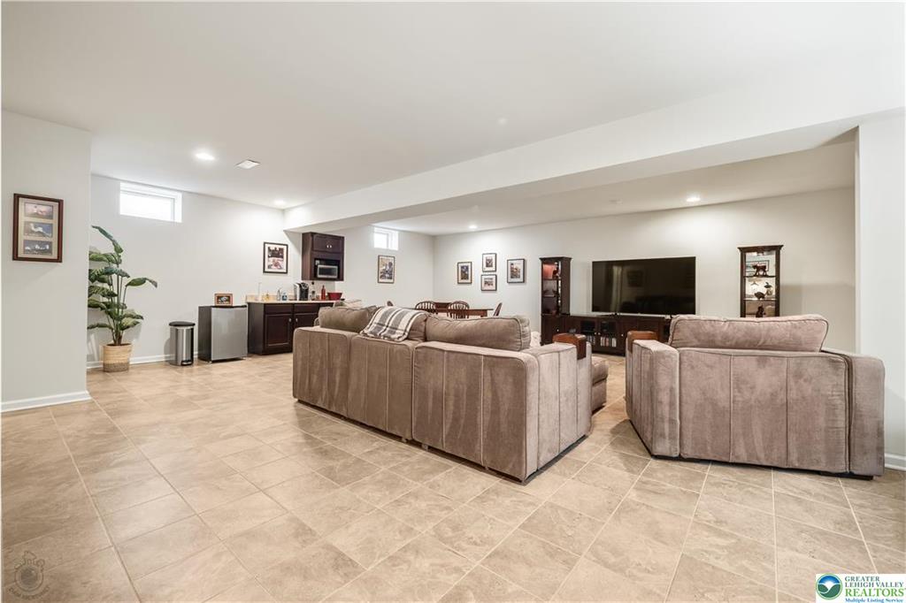 Bushkill Twp, Pennsylvania 18064, United States, 3 Bedrooms Bedrooms, ,3 BathroomsBathrooms,Residential,Active,145907