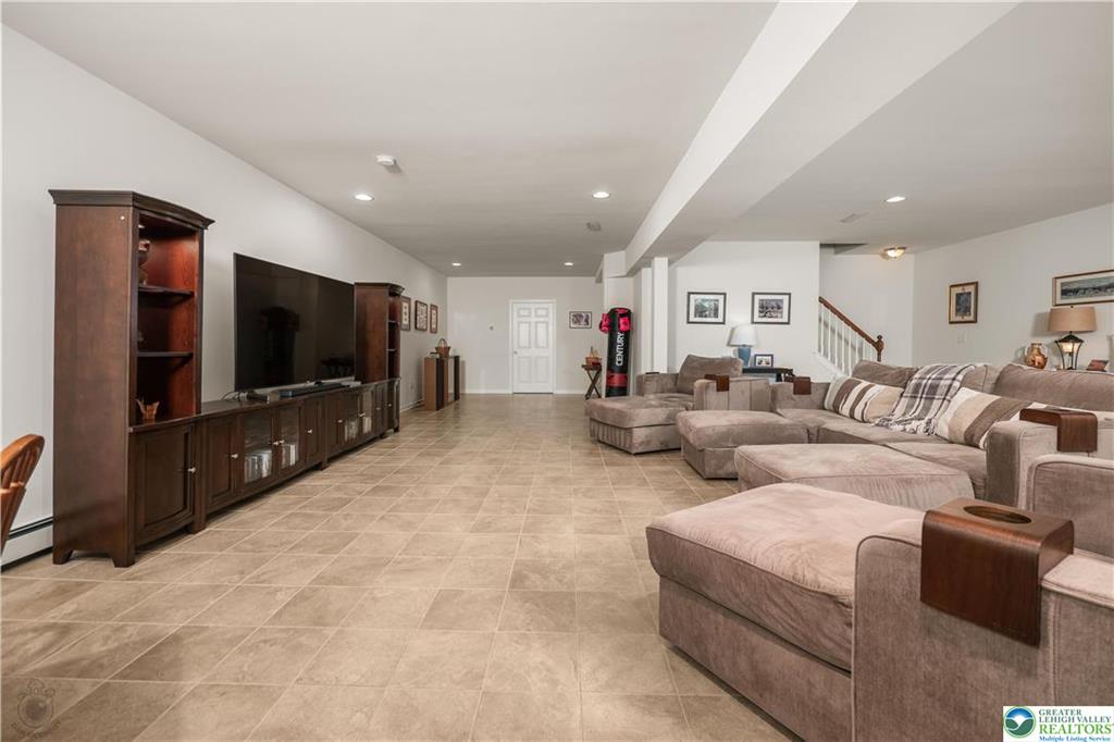 Bushkill Twp, Pennsylvania 18064, United States, 3 Bedrooms Bedrooms, ,3 BathroomsBathrooms,Residential,Active,145907