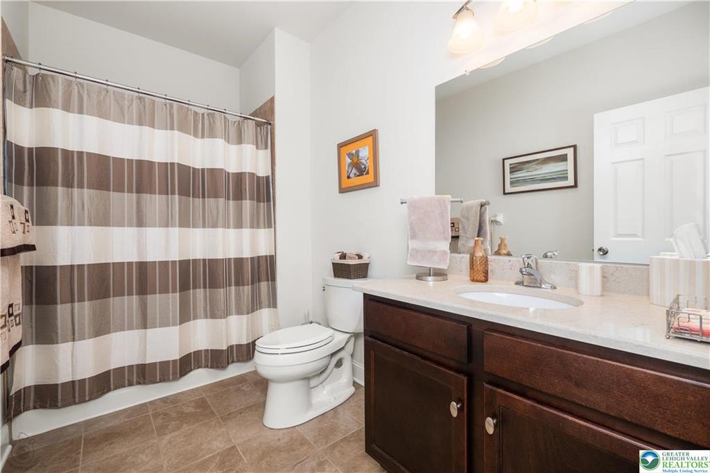 Bushkill Twp, Pennsylvania 18064, United States, 3 Bedrooms Bedrooms, ,3 BathroomsBathrooms,Residential,Active,145907