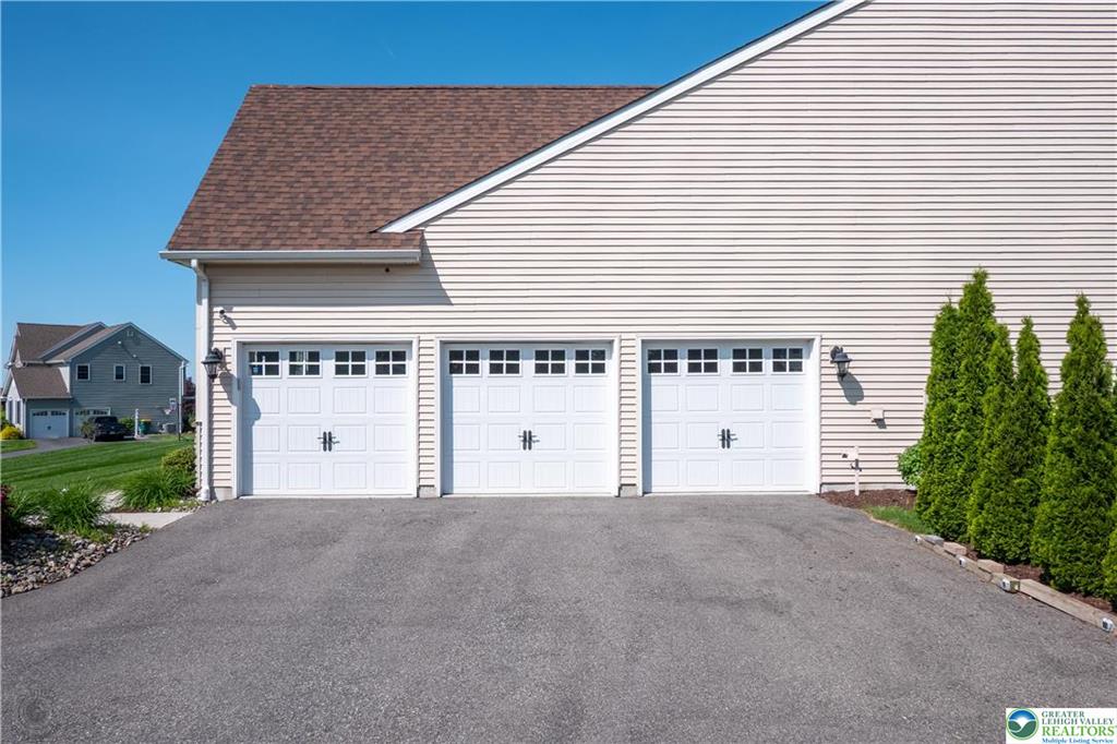 Bushkill Twp, Pennsylvania 18064, United States, 3 Bedrooms Bedrooms, ,3 BathroomsBathrooms,Residential,Active,145907