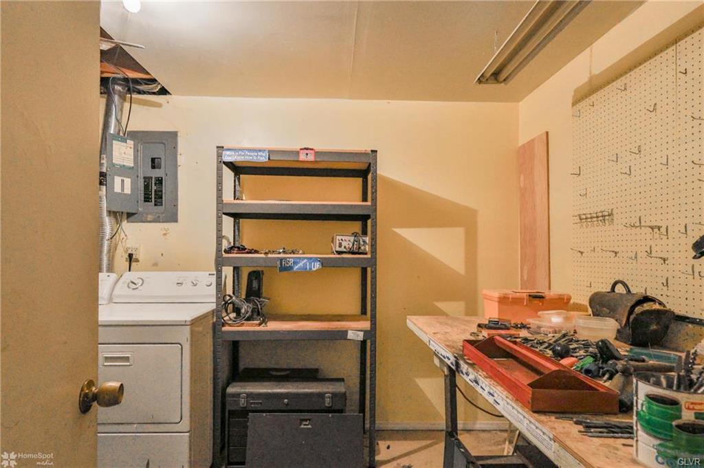 Bethlehem City, Pennsylvania 18017, United States, 2 Bedrooms Bedrooms, ,2 BathroomsBathrooms,Residential,Pending,84447