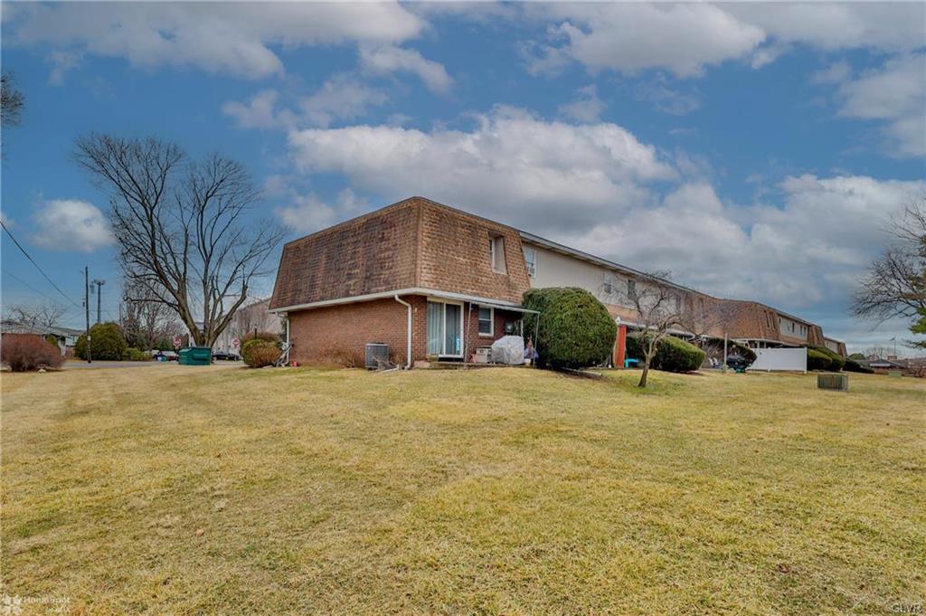 Bethlehem City, Pennsylvania 18017, United States, 2 Bedrooms Bedrooms, ,2 BathroomsBathrooms,Residential,Pending,84447