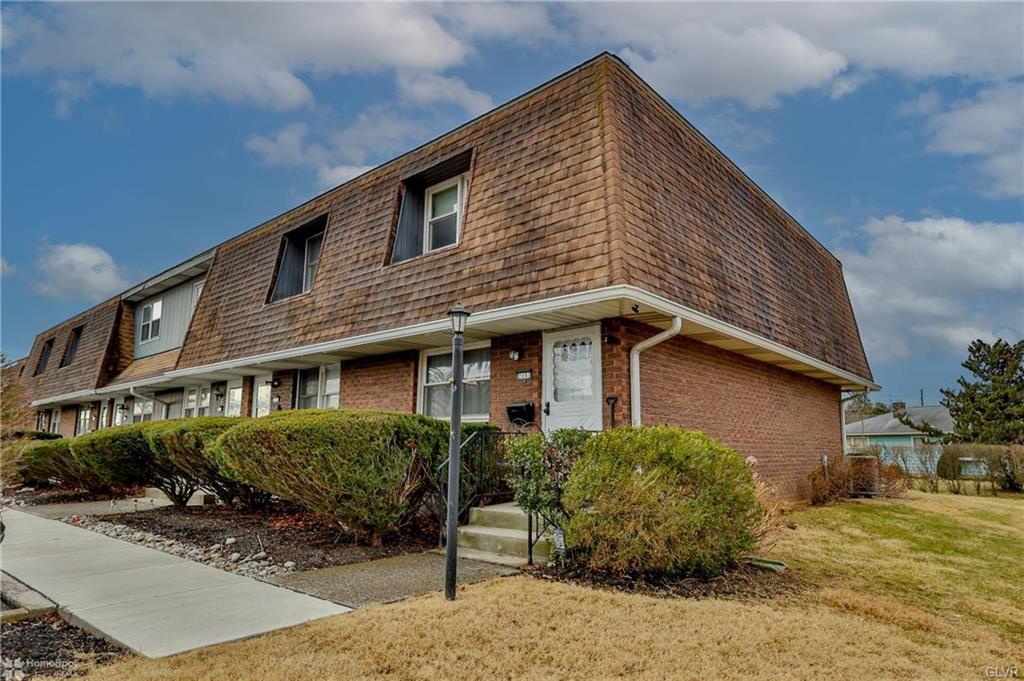 Bethlehem City, Pennsylvania 18017, United States, 2 Bedrooms Bedrooms, ,2 BathroomsBathrooms,Residential,Pending,84447