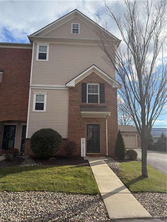 Lower Macungie Twp, Pennsylvania 18062, United States, 2 Bedrooms Bedrooms, ,3 BathroomsBathrooms,Residential,Pending,28861
