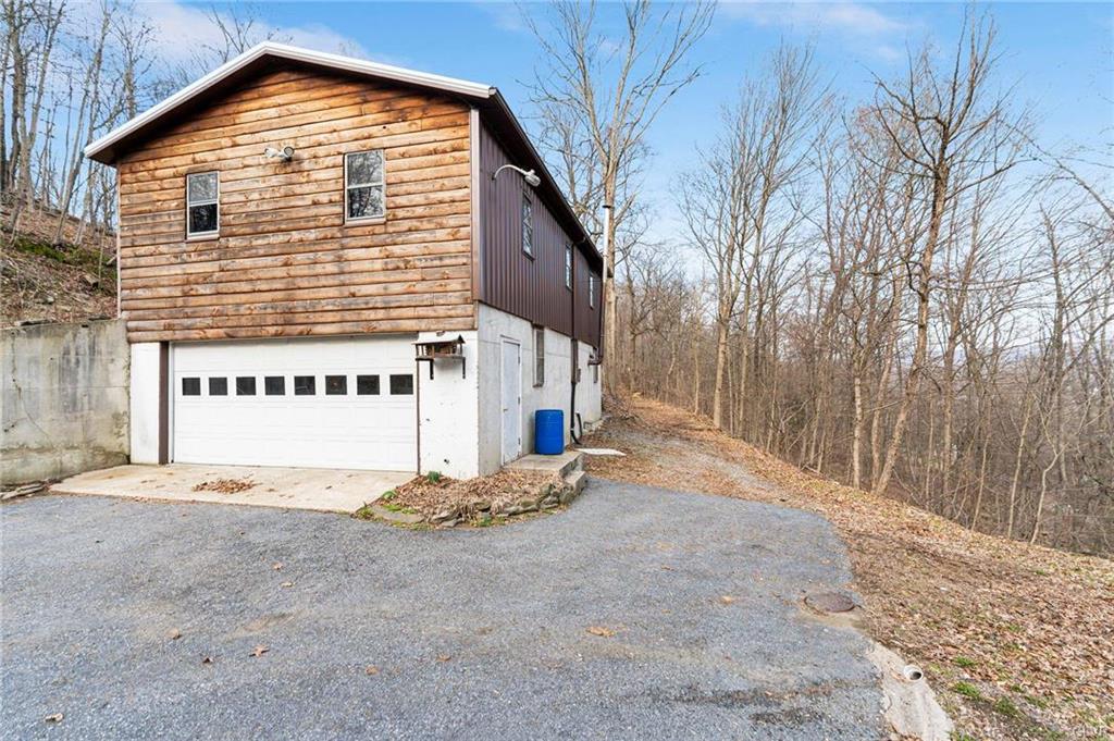 Albany Township, Pennsylvania 19529, United States, 2 Bedrooms Bedrooms, ,2 BathroomsBathrooms,Residential,Active,98091