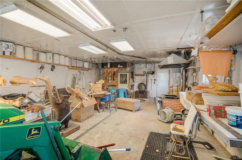 Albany Township, Pennsylvania 19529, United States, 2 Bedrooms Bedrooms, ,2 BathroomsBathrooms,Residential,Active,98091