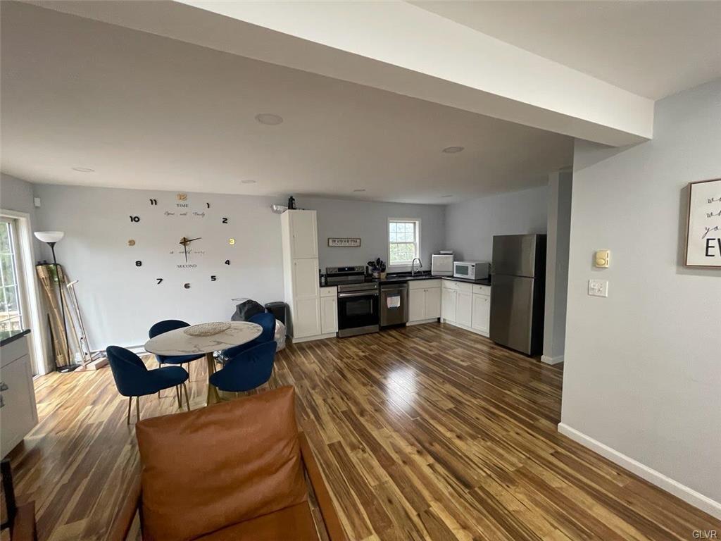 Coolbaugh Twp, Pennsylvania 18466, United States, 3 Bedrooms Bedrooms, ,3 BathroomsBathrooms,Residential,Active,95698