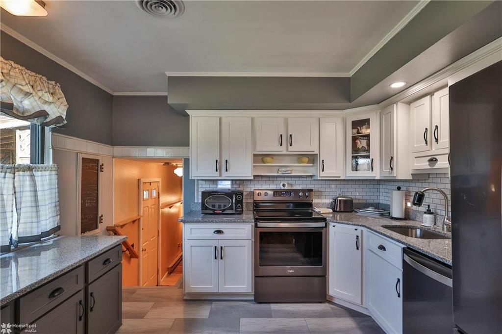 Lower Nazareth Twp, Pennsylvania 18064, United States, 3 Bedrooms Bedrooms, ,2 BathroomsBathrooms,Residential,Pending,22211