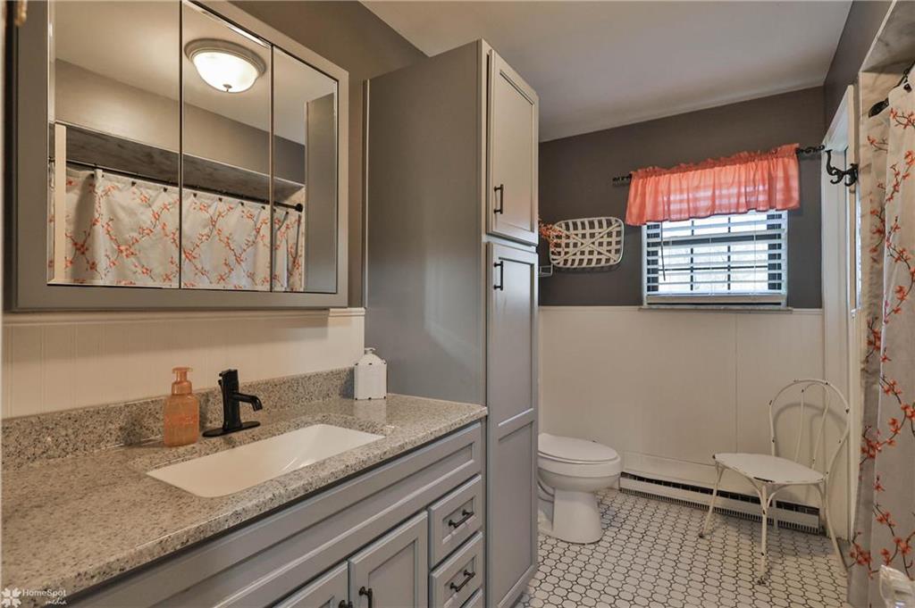 Lower Nazareth Twp, Pennsylvania 18064, United States, 3 Bedrooms Bedrooms, ,2 BathroomsBathrooms,Residential,Pending,22211