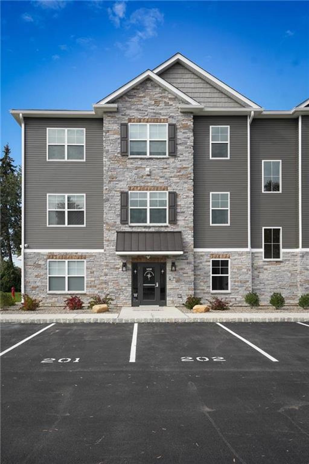 1210 Eaton Avenue 205, Bethlehem, PA 18018, MLS 733330 Howard Hanna