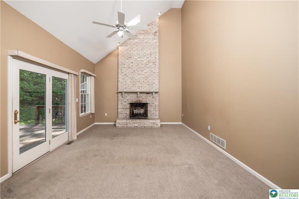 Williams Twp, Pennsylvania 18055, United States, 4 Bedrooms Bedrooms, ,3 BathroomsBathrooms,Residential,Active,147403