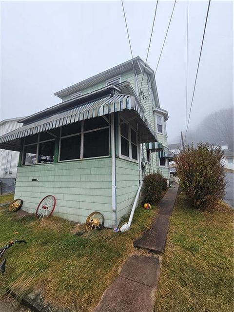Photo of 153 W High Street, Nesquehoning Borough, PA 18240 (MLS # 749789) Photo of 153 W High Street, Nesquehoning Borough, PA 18240 (MLS # 749789)