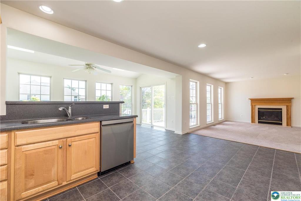 Hanover Twp, Pennsylvania 18017, United States, 3 Bedrooms Bedrooms, ,3 BathroomsBathrooms,Residential,Active,139472