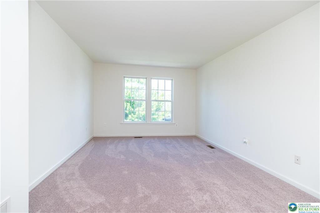 Hanover Twp, Pennsylvania 18017, United States, 3 Bedrooms Bedrooms, ,3 BathroomsBathrooms,Residential,Active,139472