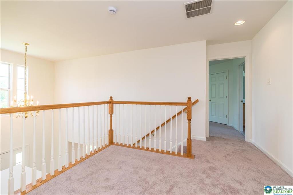 Hanover Twp, Pennsylvania 18017, United States, 3 Bedrooms Bedrooms, ,3 BathroomsBathrooms,Residential,Active,139472