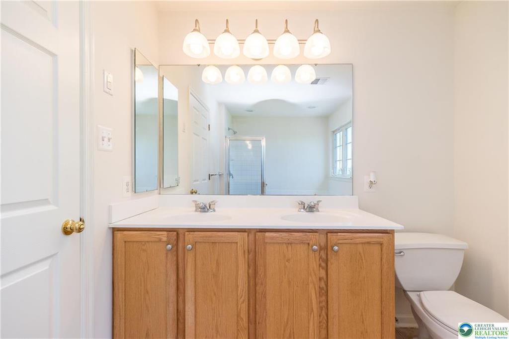 Hanover Twp, Pennsylvania 18017, United States, 3 Bedrooms Bedrooms, ,3 BathroomsBathrooms,Residential,Active,139472