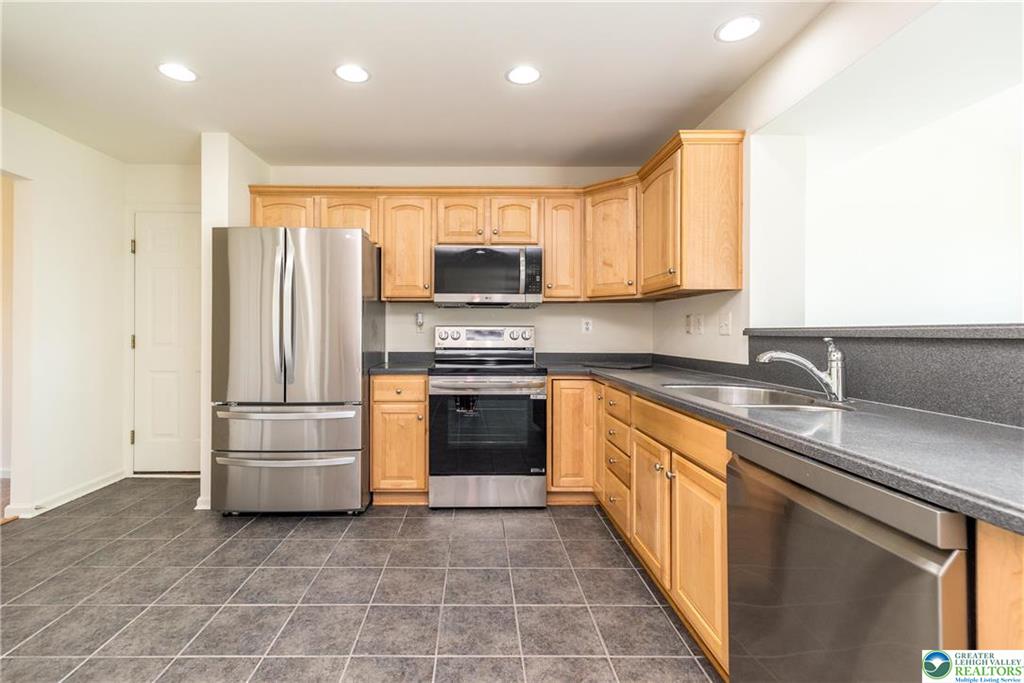 Hanover Twp, Pennsylvania 18017, United States, 3 Bedrooms Bedrooms, ,3 BathroomsBathrooms,Residential,Active,139472