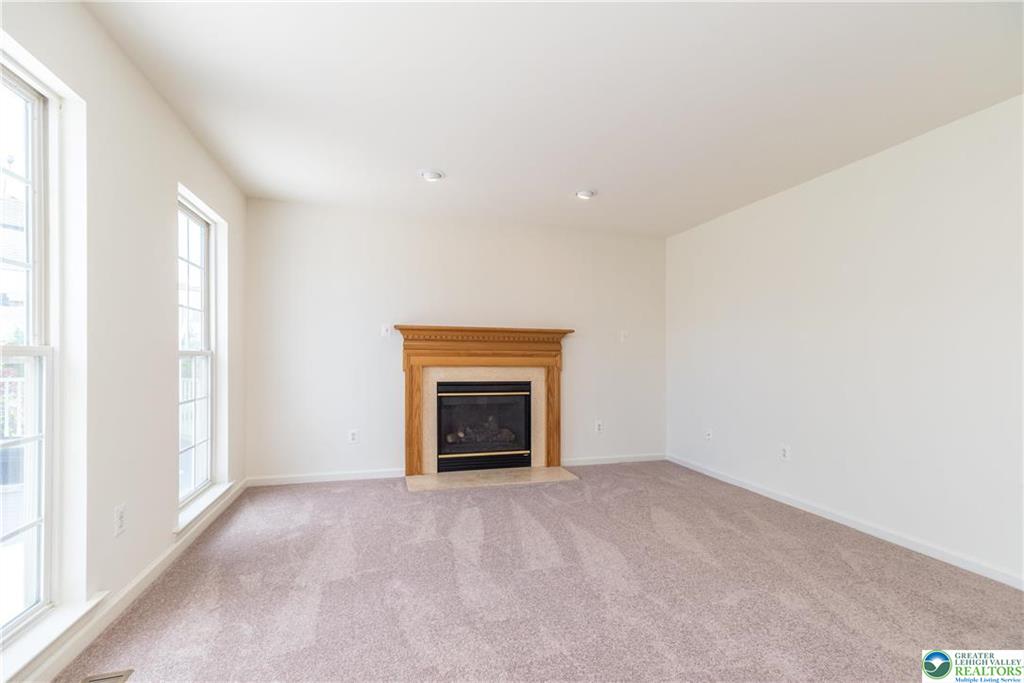 Hanover Twp, Pennsylvania 18017, United States, 3 Bedrooms Bedrooms, ,3 BathroomsBathrooms,Residential,Active,139472