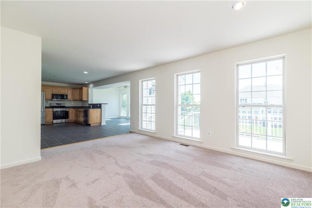 Hanover Twp, Pennsylvania 18017, United States, 3 Bedrooms Bedrooms, ,3 BathroomsBathrooms,Residential,Active,139472