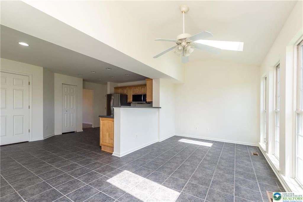 Hanover Twp, Pennsylvania 18017, United States, 3 Bedrooms Bedrooms, ,3 BathroomsBathrooms,Residential,Active,139472