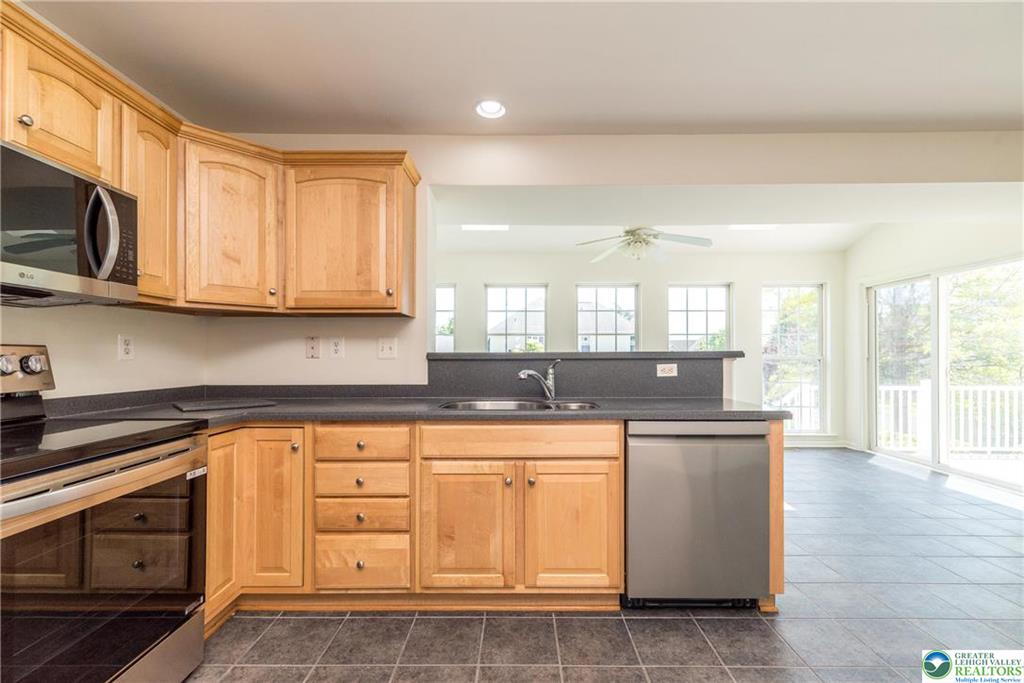 Hanover Twp, Pennsylvania 18017, United States, 3 Bedrooms Bedrooms, ,3 BathroomsBathrooms,Residential,Active,139472