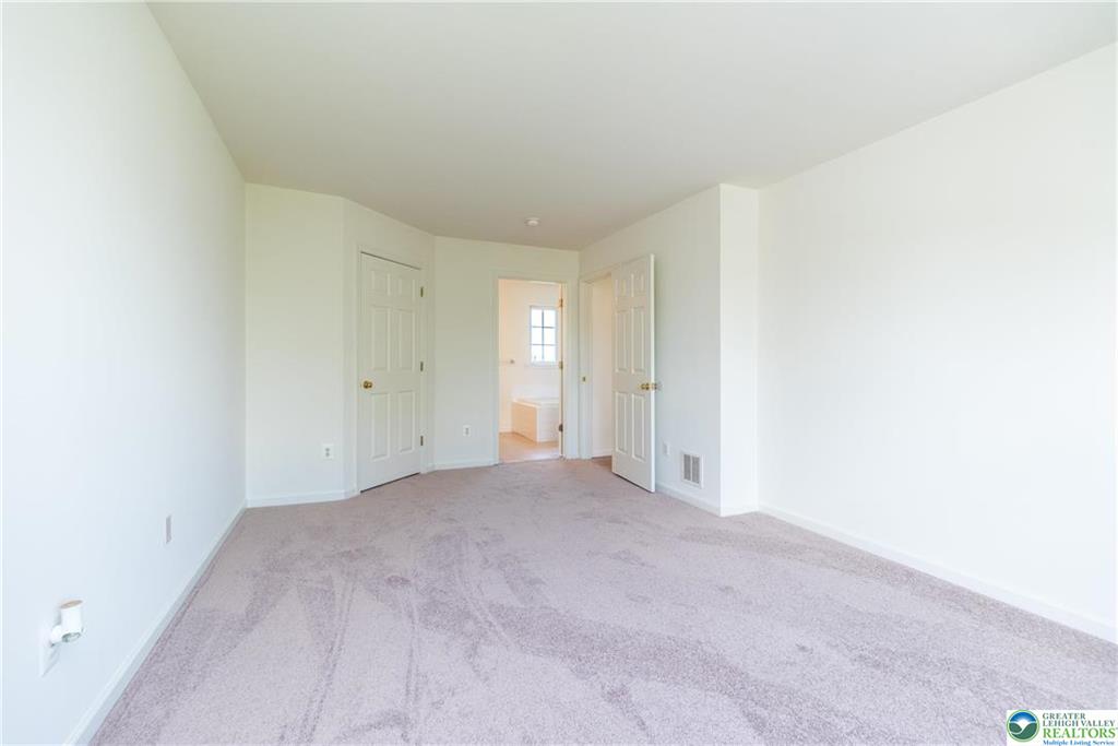 Hanover Twp, Pennsylvania 18017, United States, 3 Bedrooms Bedrooms, ,3 BathroomsBathrooms,Residential,Active,139472