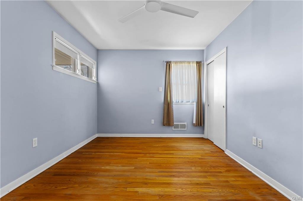 Allentown City, Pennsylvania 18104, United States, 3 Bedrooms Bedrooms, ,3 BathroomsBathrooms,Residential,Pending,89166