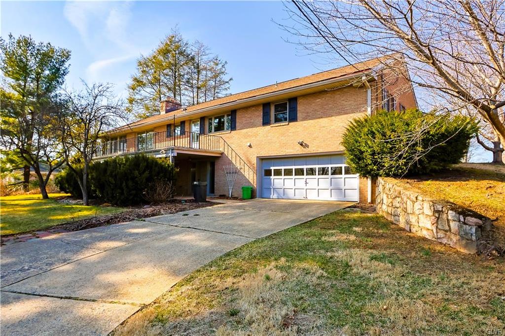 Allentown City, Pennsylvania 18104, United States, 3 Bedrooms Bedrooms, ,3 BathroomsBathrooms,Residential,Pending,89166