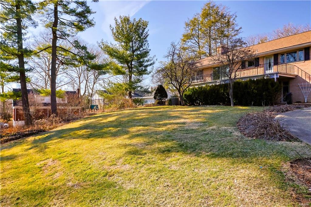 Allentown City, Pennsylvania 18104, United States, 3 Bedrooms Bedrooms, ,3 BathroomsBathrooms,Residential,Pending,89166