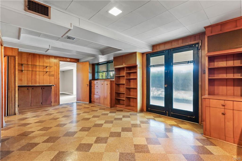 Allentown City, Pennsylvania 18104, United States, 3 Bedrooms Bedrooms, ,3 BathroomsBathrooms,Residential,Pending,89166