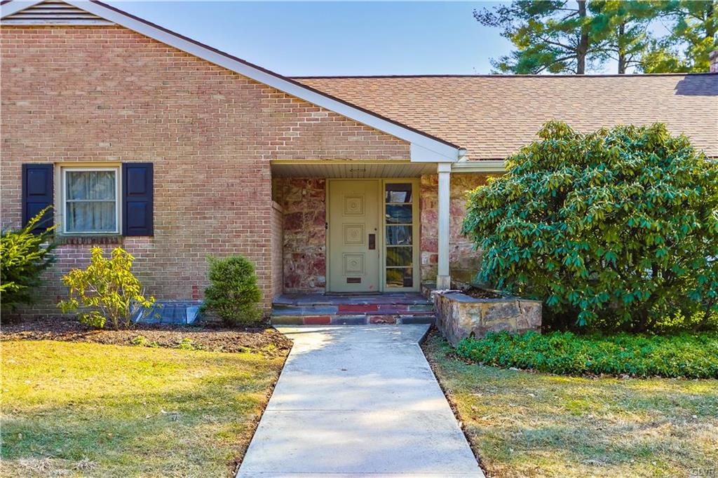 Allentown City, Pennsylvania 18104, United States, 3 Bedrooms Bedrooms, ,3 BathroomsBathrooms,Residential,Pending,89166