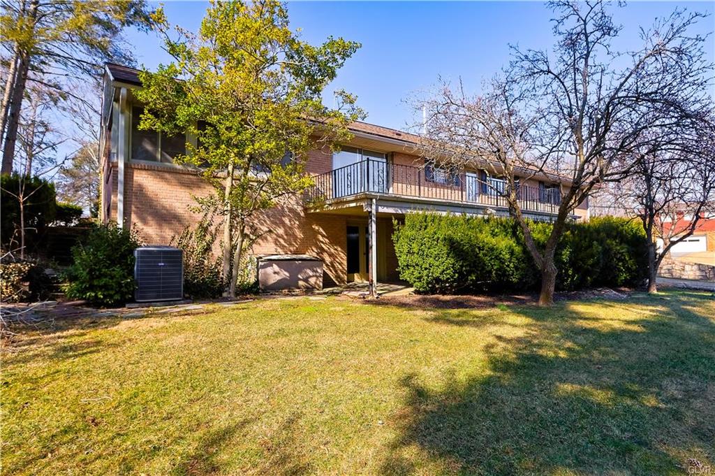 Allentown City, Pennsylvania 18104, United States, 3 Bedrooms Bedrooms, ,3 BathroomsBathrooms,Residential,Pending,89166