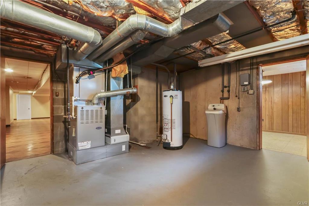 Allentown City, Pennsylvania 18104, United States, 3 Bedrooms Bedrooms, ,3 BathroomsBathrooms,Residential,Pending,89166