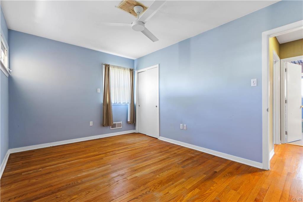 Allentown City, Pennsylvania 18104, United States, 3 Bedrooms Bedrooms, ,3 BathroomsBathrooms,Residential,Pending,89166