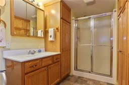 Lynn Twp, Pennsylvania 18066, United States, 5 Bedrooms Bedrooms, ,4 BathroomsBathrooms,Residential,Pending,50004