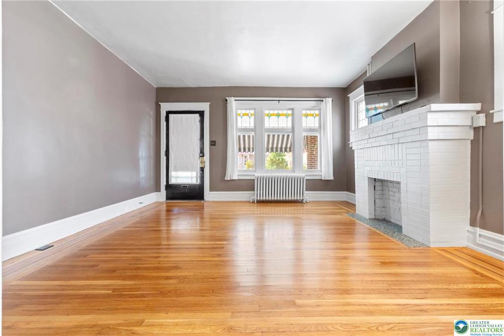 Allentown City, Pennsylvania 18104, United States, 4 Bedrooms Bedrooms, ,2 BathroomsBathrooms,Residential,Pending,116245