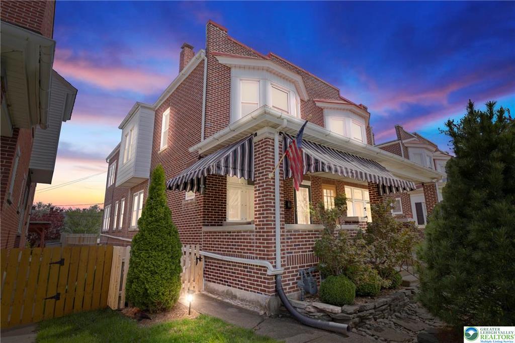 Allentown City, Pennsylvania 18104, United States, 4 Bedrooms Bedrooms, ,2 BathroomsBathrooms,Residential,Pending,116245