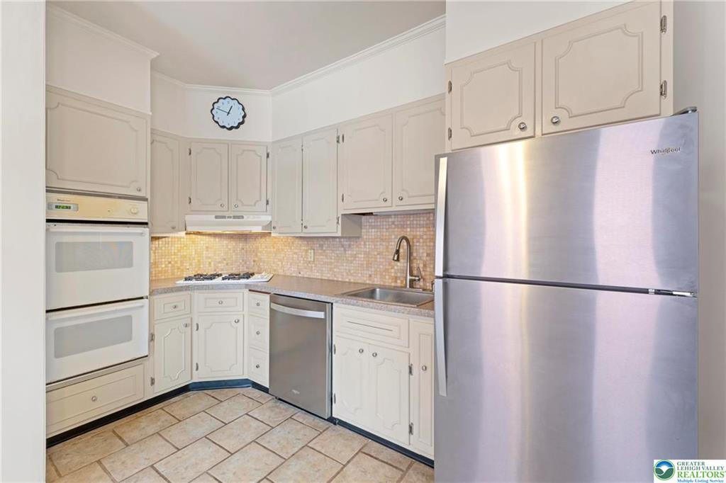 Allentown City, Pennsylvania 18104, United States, 4 Bedrooms Bedrooms, ,2 BathroomsBathrooms,Residential,Pending,116245